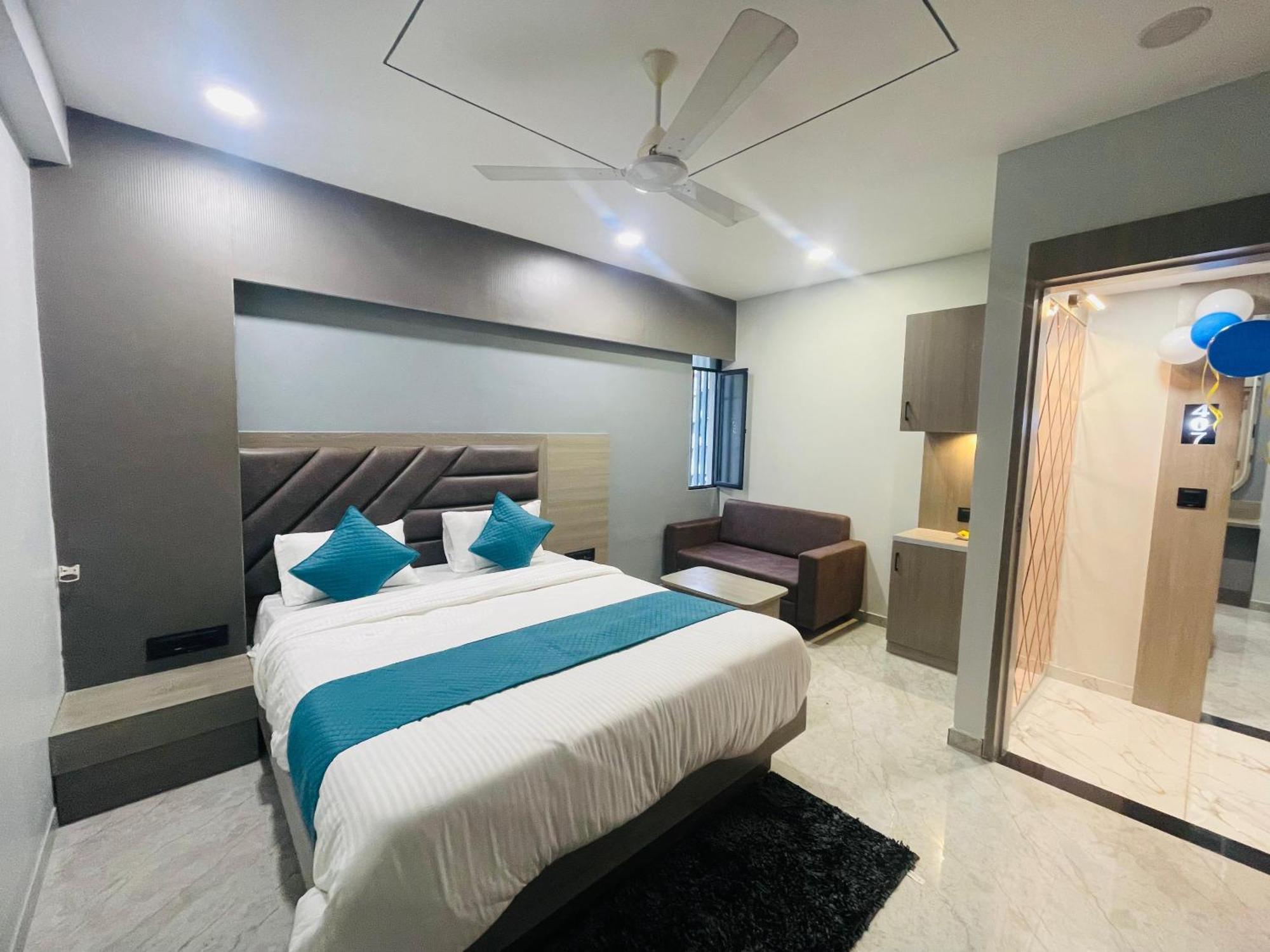 Family Room with Shower